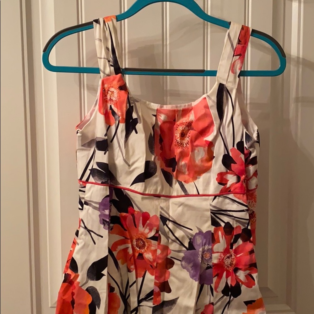 Size 6 Barely Worn Floral Dress with Pockets